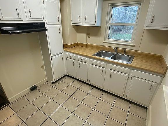4th image of 524 Elbon Ave