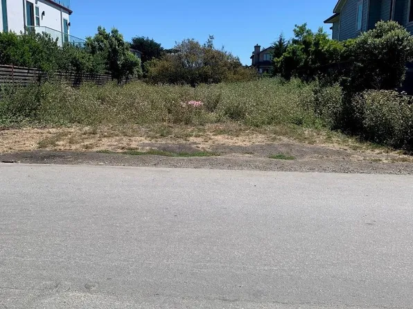 118 Magellan Ave, Half Moon Bay, CA 94019