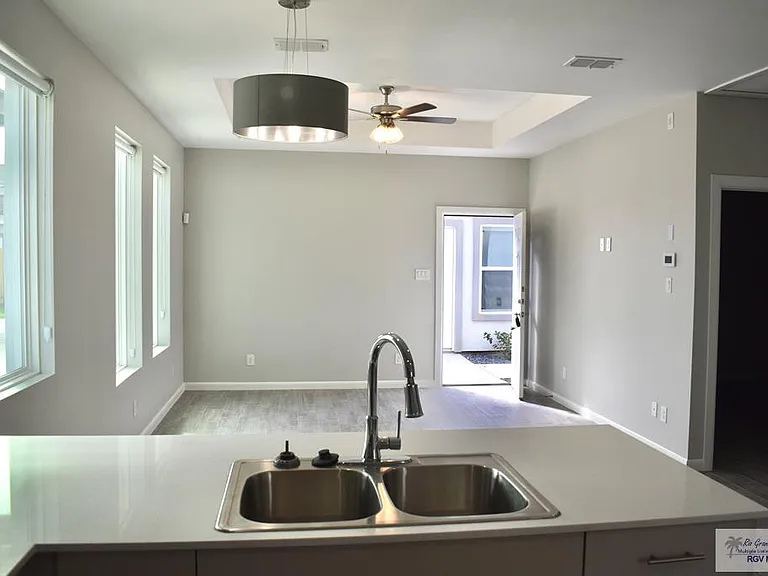 805 W Dove Ave #1 — Photo 11