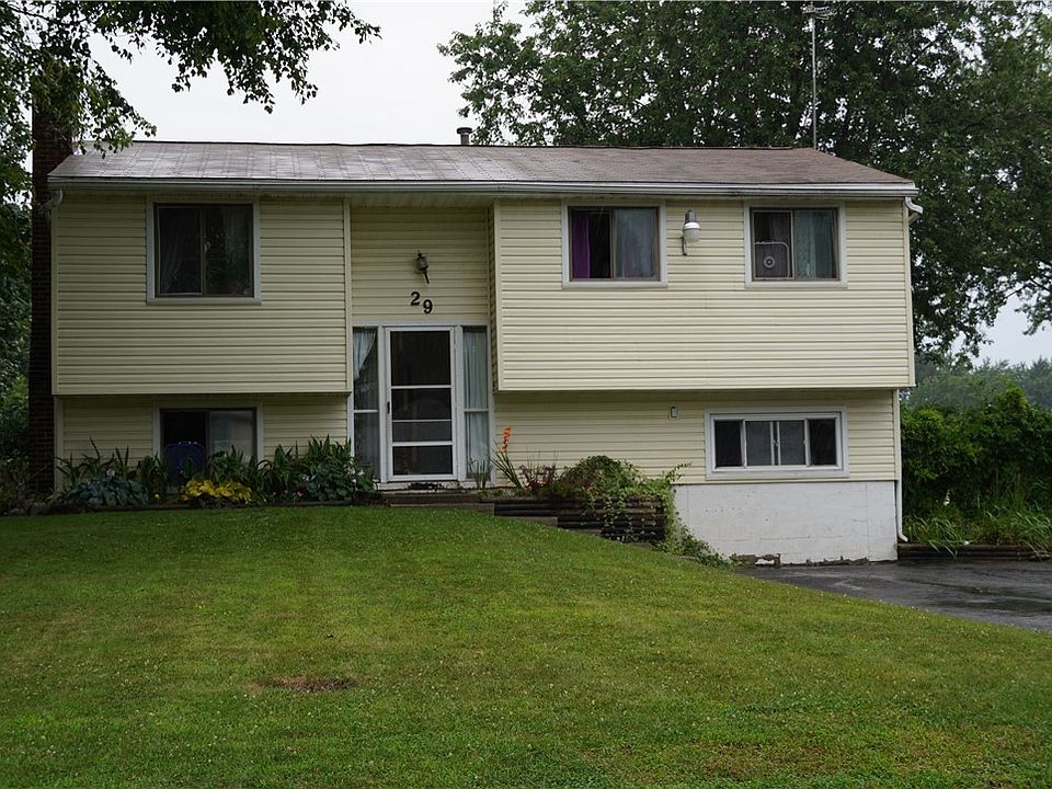 1st image of 29 Greenridge Cres