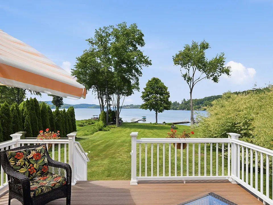 11 Cedar Dr