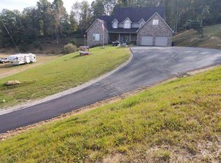 196 Waterfall Ln, Ashland, KY 41102