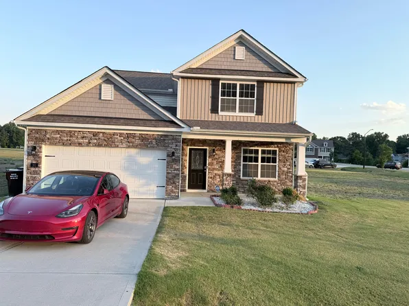 161 Long Meadow Ln, Fuquay Varina, NC 27526