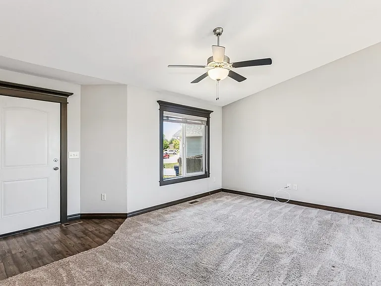 1200 E Northridge St — Photo 3