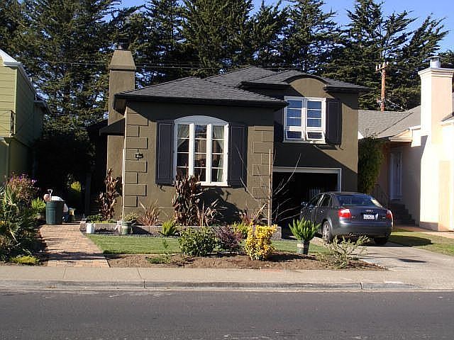 1st image of 21 Cliffside Dr