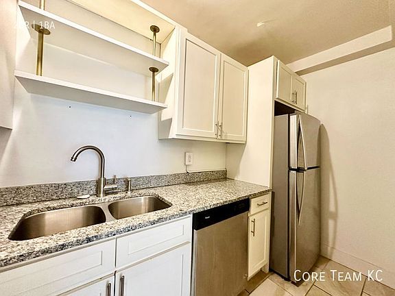5th image of 710 W 48th St #102