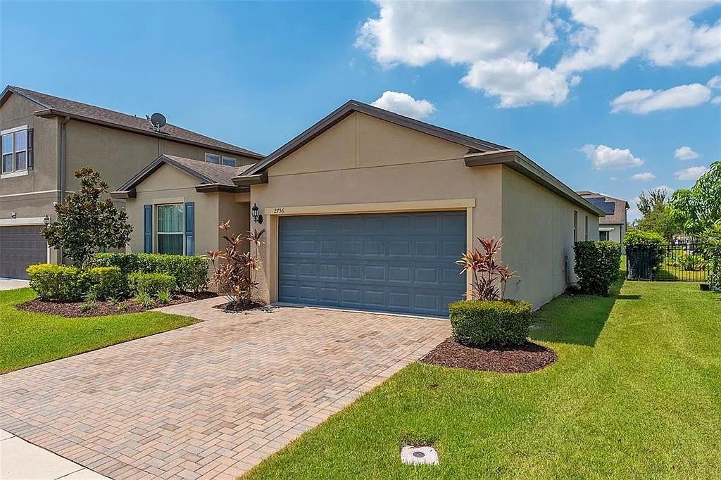 4 bed, 2.0 bath, 2144 sqft, $2,650 — Photo 3
