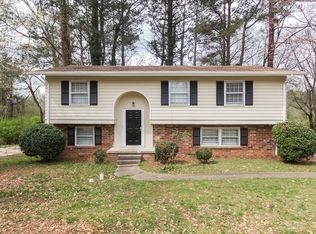 6106 Graceland Cir, Morrow, GA 30260