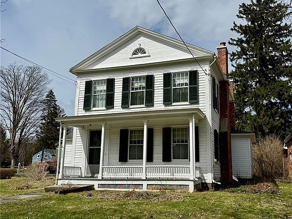 3rd image of 289 Main St