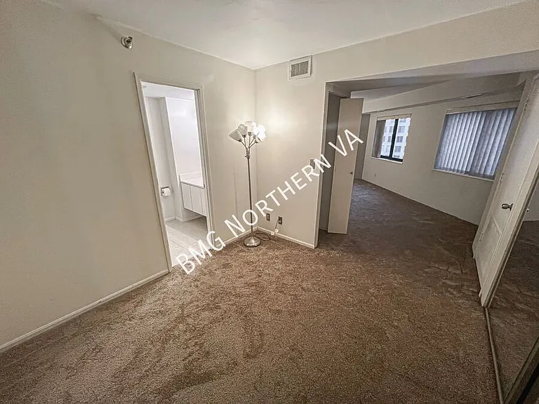 900 N Stafford St #1010 — Photo 12