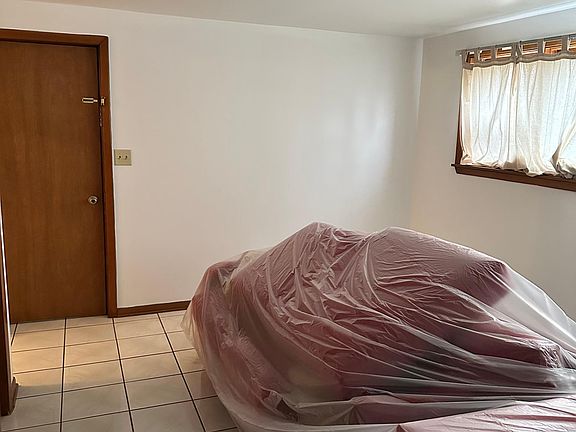 5th image of 810 N 14th Ave