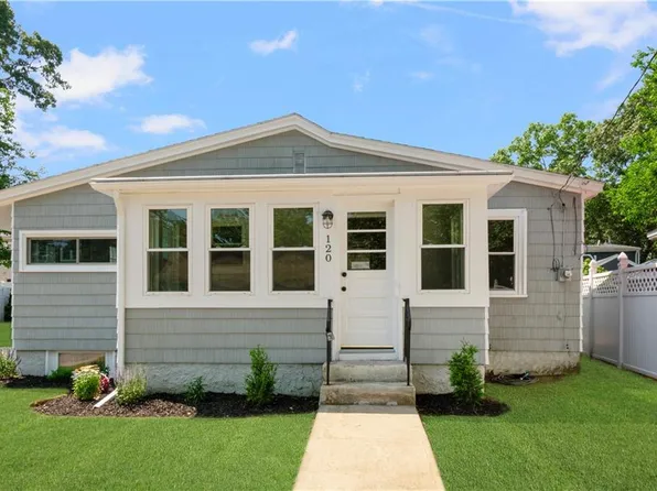 120 Northup St, Warwick, RI 02889