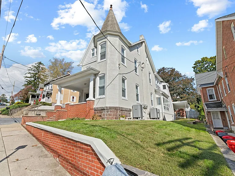 17 N Church St #2 — Photo 2