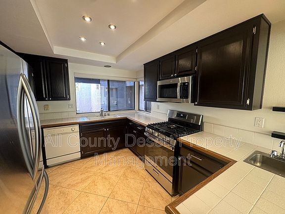 4th image of 72795 Fleetwood Cir