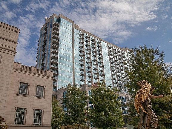 5th image of 301 Demonbreun St #707