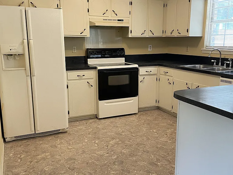 1219 Port Arthur Ter — Photo 2