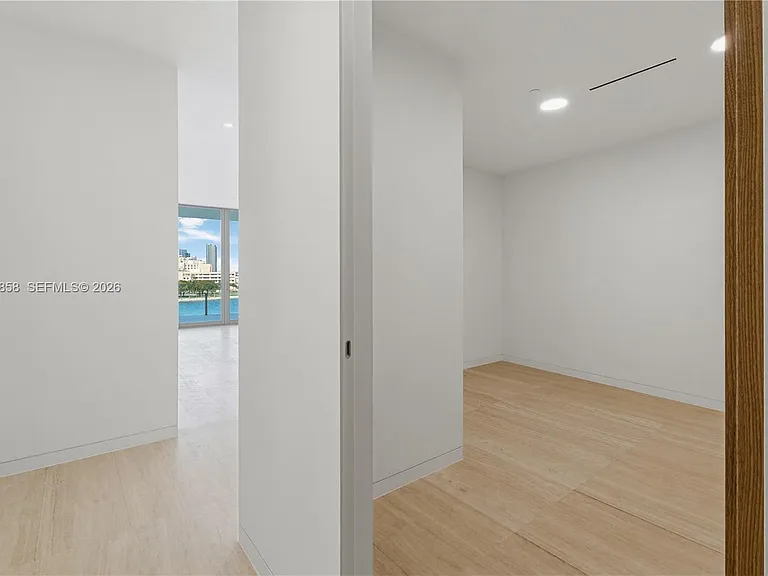 5 Grove Isle Dr #L502 — Photo 46