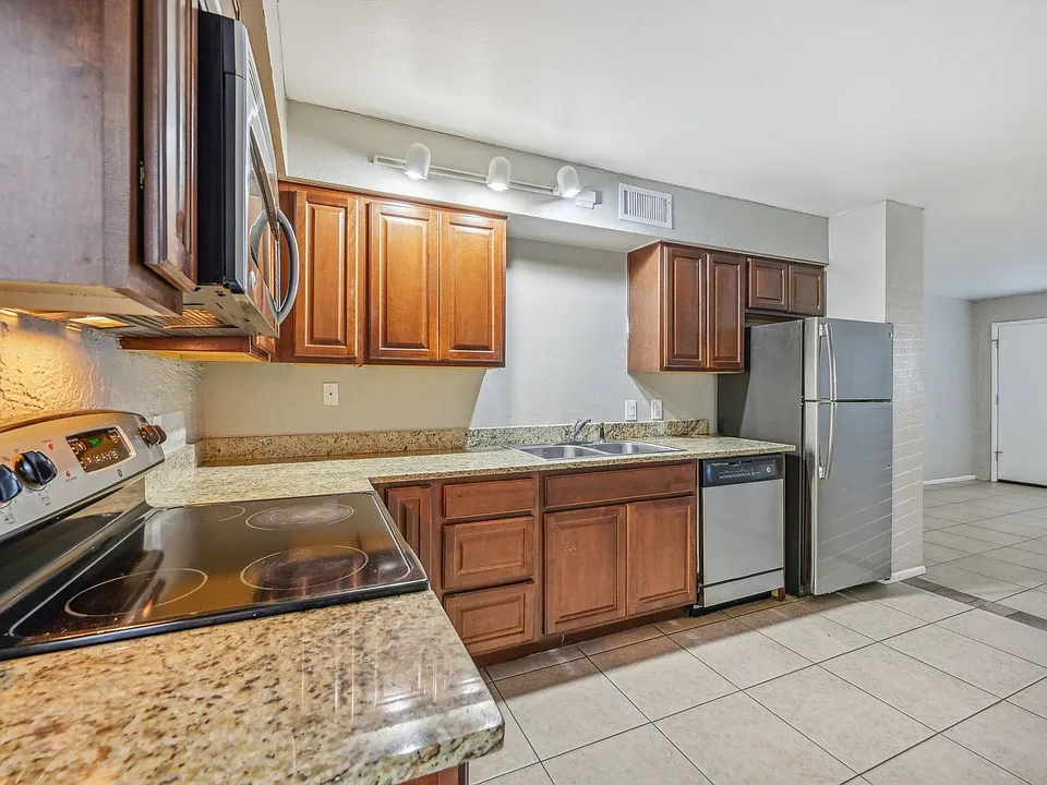 2 Bedroom 1 Bath 825 Sqft