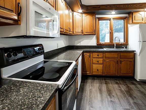 2nd image of 29 Ellwood Ave #2