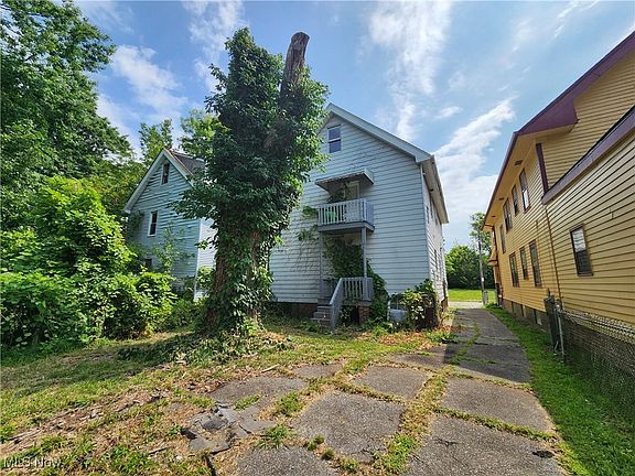 4th image of 880 E 141st St
