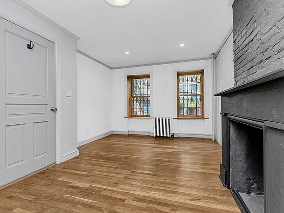 3rd image of 598 Halsey St #1