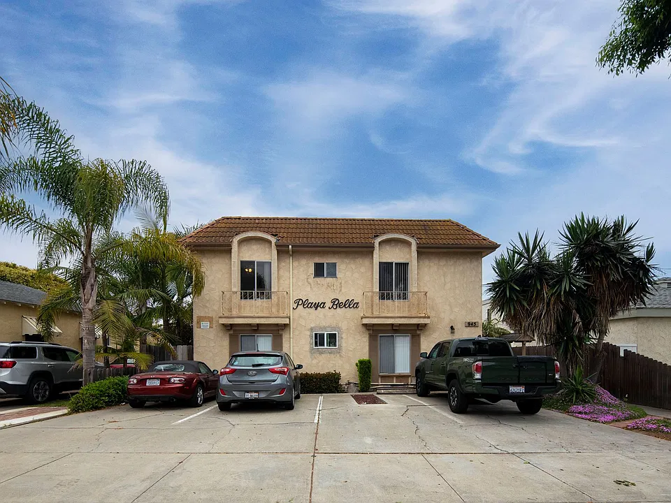 945 Chalcedony Street