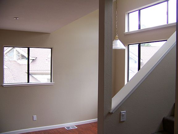 4th image of 1755 Esperanza Ct