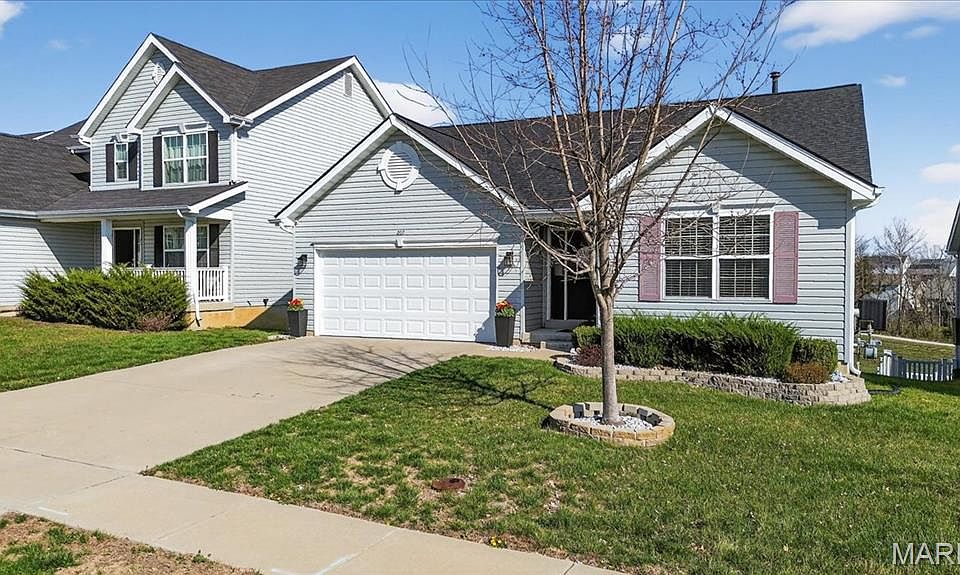 1st image of 207 Bluestem Ln