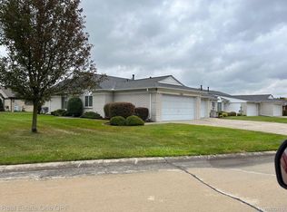 11703 Amber Le Dr, Warren, MI 48093