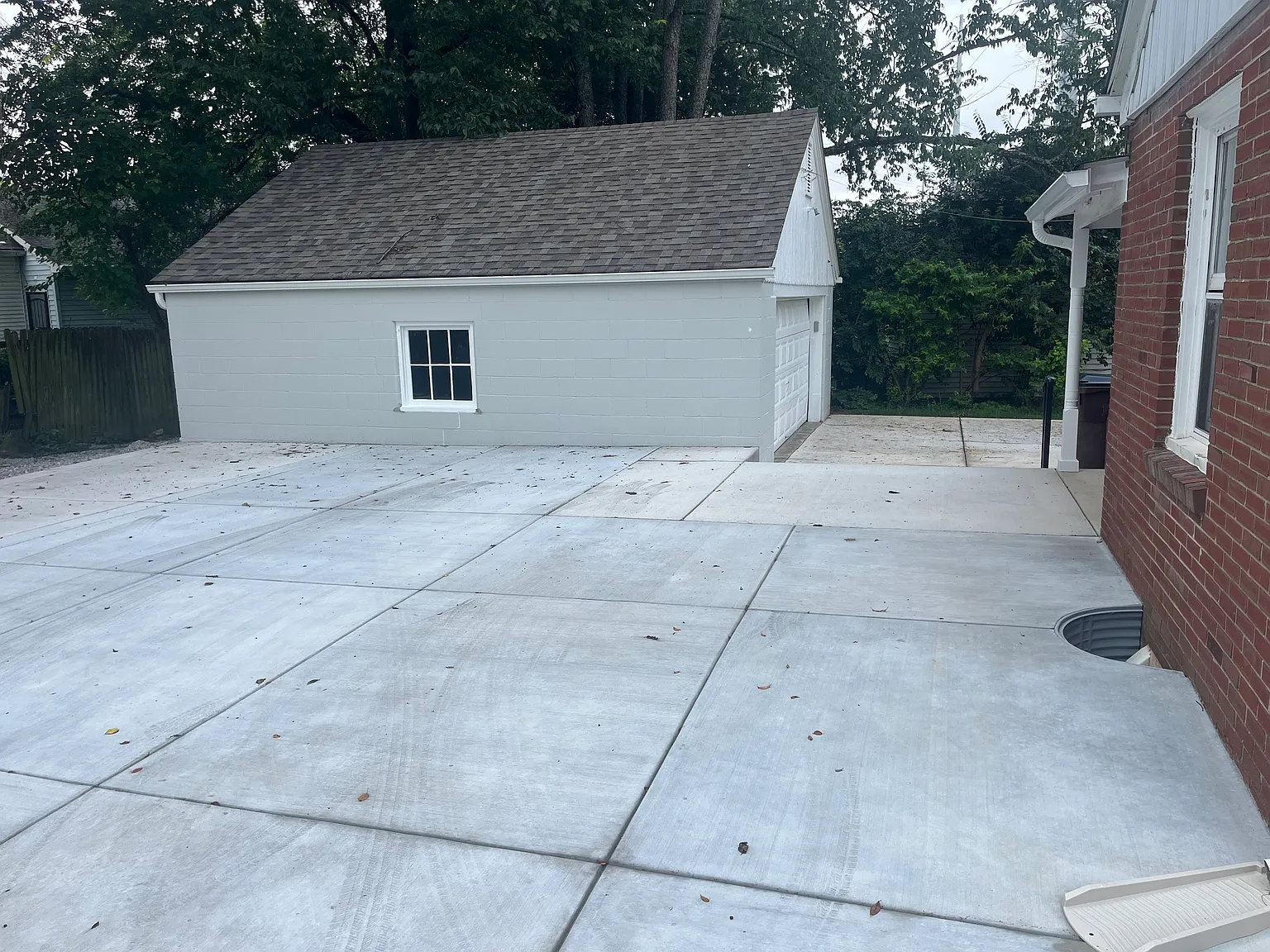 2 bed, 1000 sqft, $1,745 — Photo 3