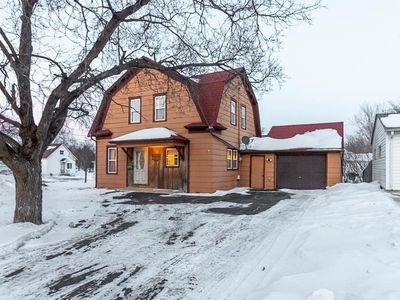 11 S Maple Ave, Le Center, MN, 56057