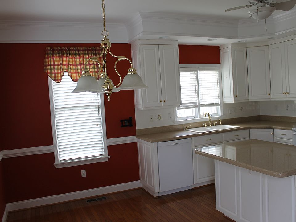 Quartz countertops in spacious kitchen