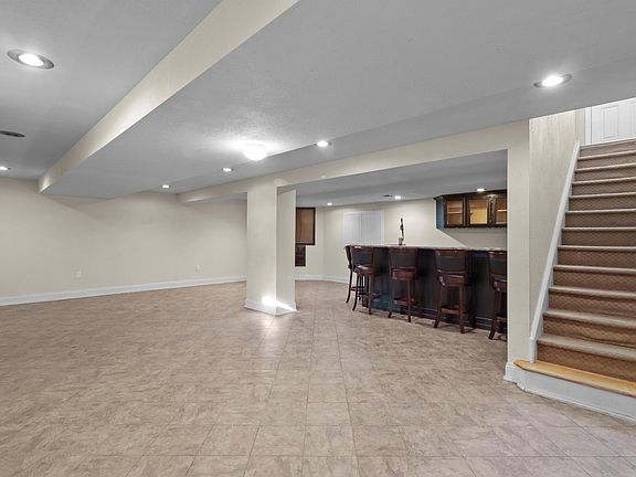4th image of 7420 W Crawford Ave #7422