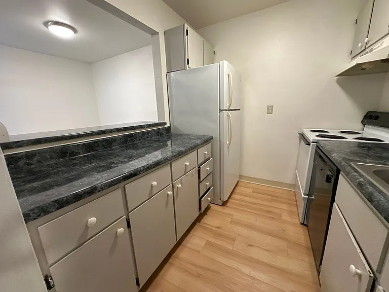 University Park Apartments near Cornell University — Photo 105
