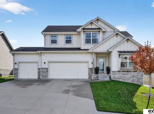 16863 Cary St, Omaha, NE 68136