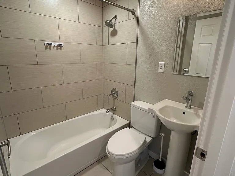 12621 SE 41st Pl #G103 — Photo 12