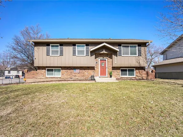 16008 W 152nd St, Olathe, KS 66062