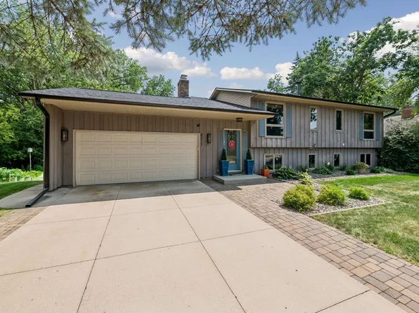 8317 W 103rd St, Bloomington, MN 55438