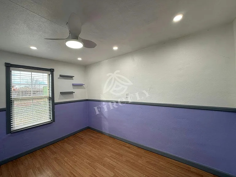 313 W 3rd St S — Photo 11
