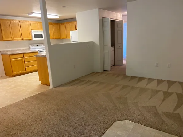 80 S Haskell St #6, Central Pt, OR 97502