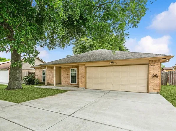 2425 Tattersall Dr, Harvey, LA 70058