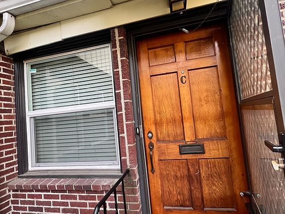 2nd image of 1210 NE Hancock St APT C