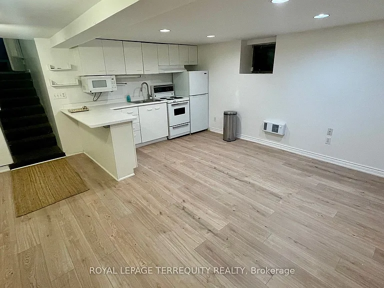 150 Albany Ave #BASEMENT — Photo 5
