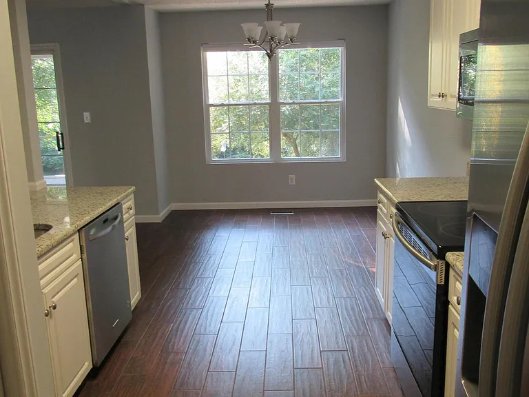 138 Kensington Way — Photo 2