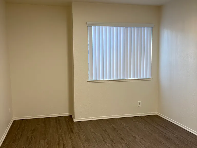 1321 Peckham St #8 — Photo 23