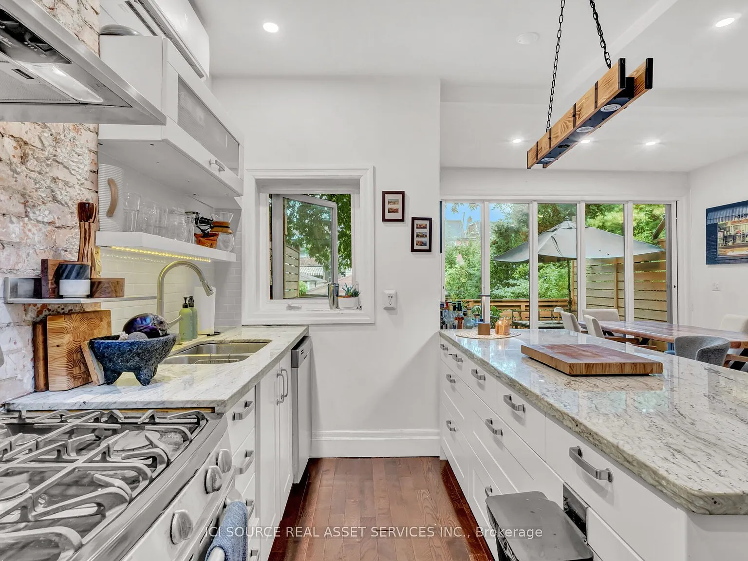 3 bed, $5,900 — Photo 3