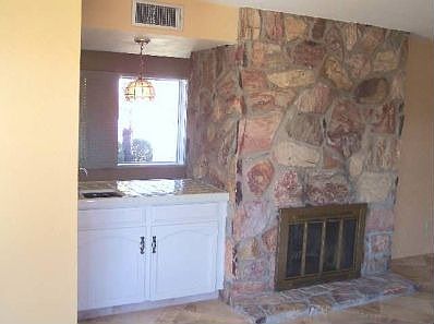 4th image of 816 N Abrego Dr