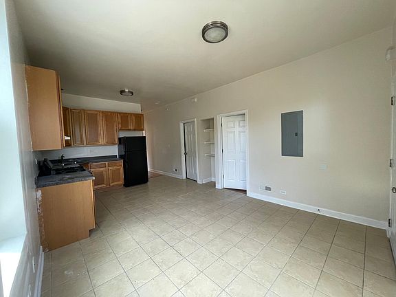 3rd image of 1329 S Christiana Ave #2