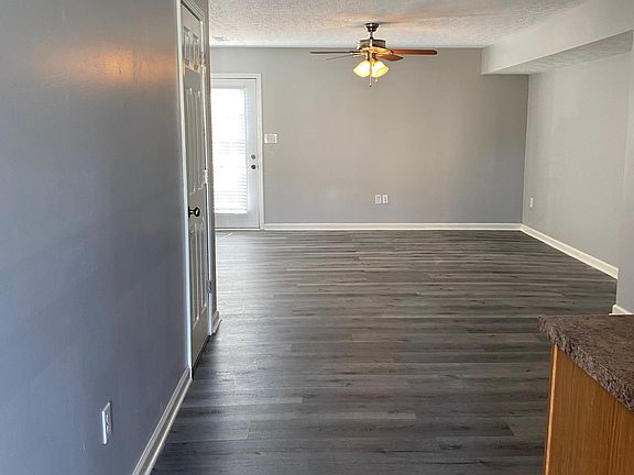 4th image of 130 Corvette View Ct #B