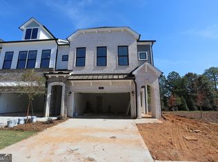 320 Walker Ave #13, Roswell, GA